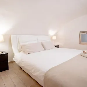 House 78 , Bari Italie